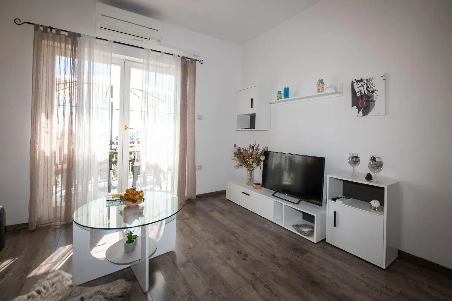 Apartment Miriam - 200M From Beach Ika Croatia
